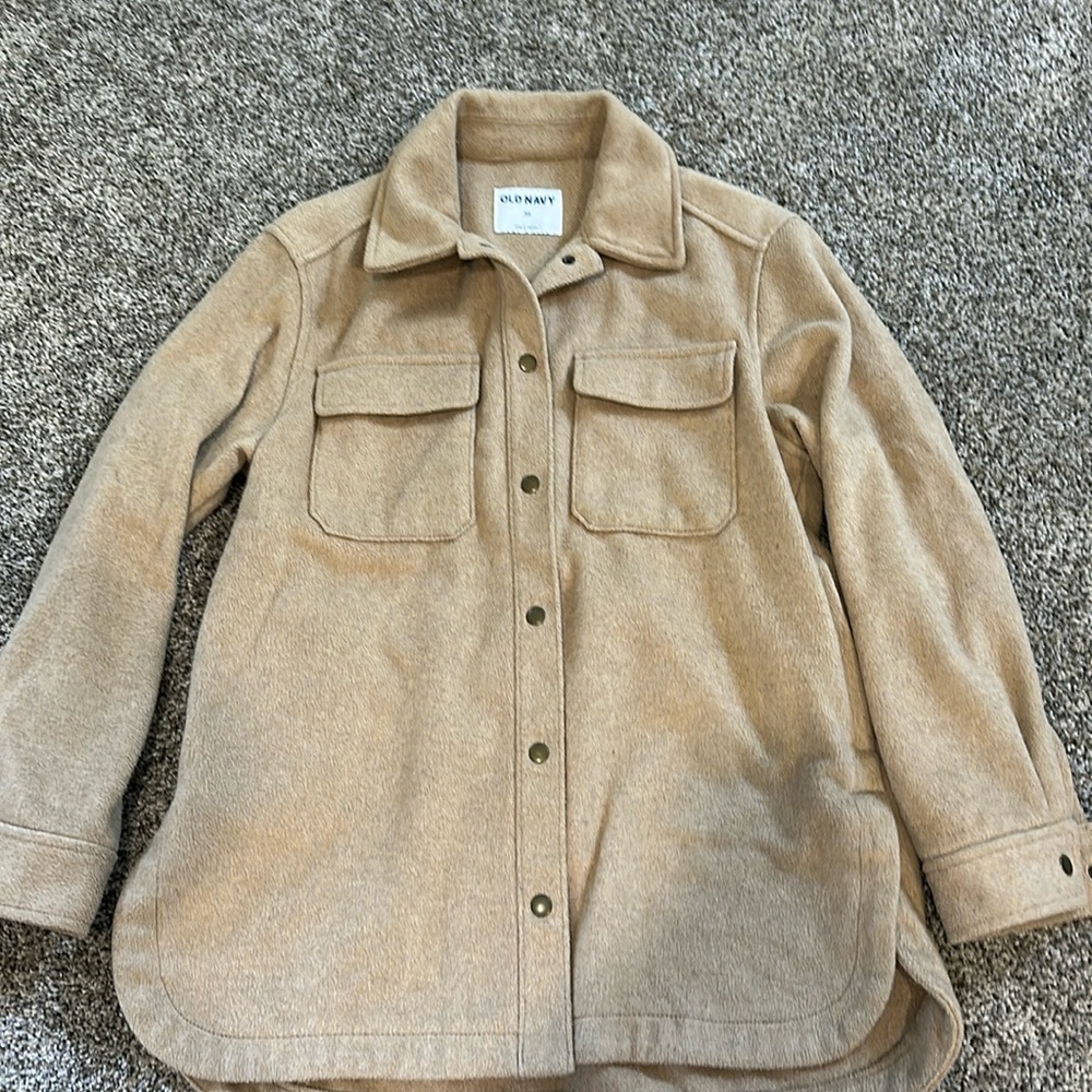 Old navy women’s shacket tan
